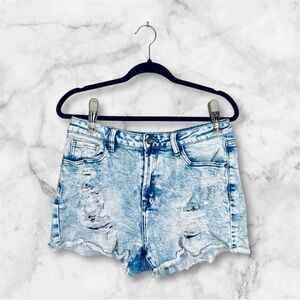 Signature I&M Jeans high waist light denim perfect distressed shorts size large